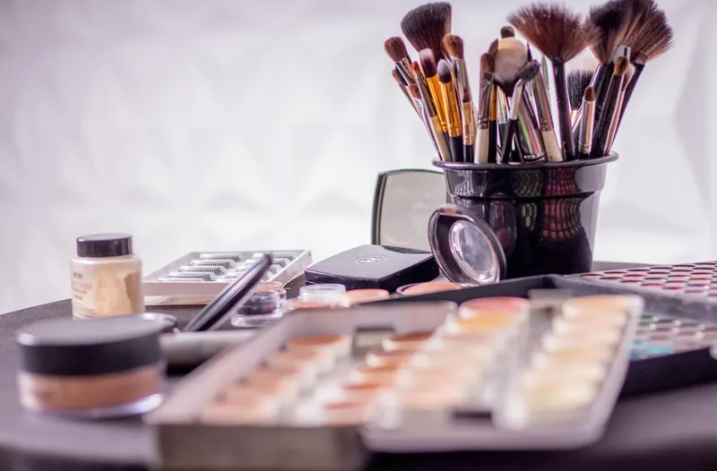 Så matchar du extensions med din makeup